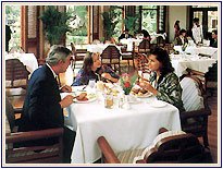 Hotel Windsor Sheraton Dining, Bangalore Hotels