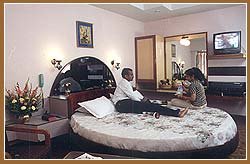 Deluxe facilities of Hotel Hilltop